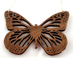 sustainable wooden necklace, design 016